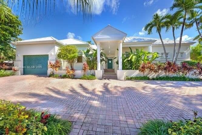 621 N Mashta Dr - Photo 4 of 34