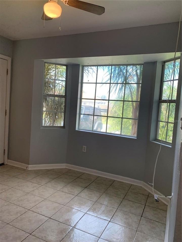 18703 Van Nuys Cir - Photo 4 of 37