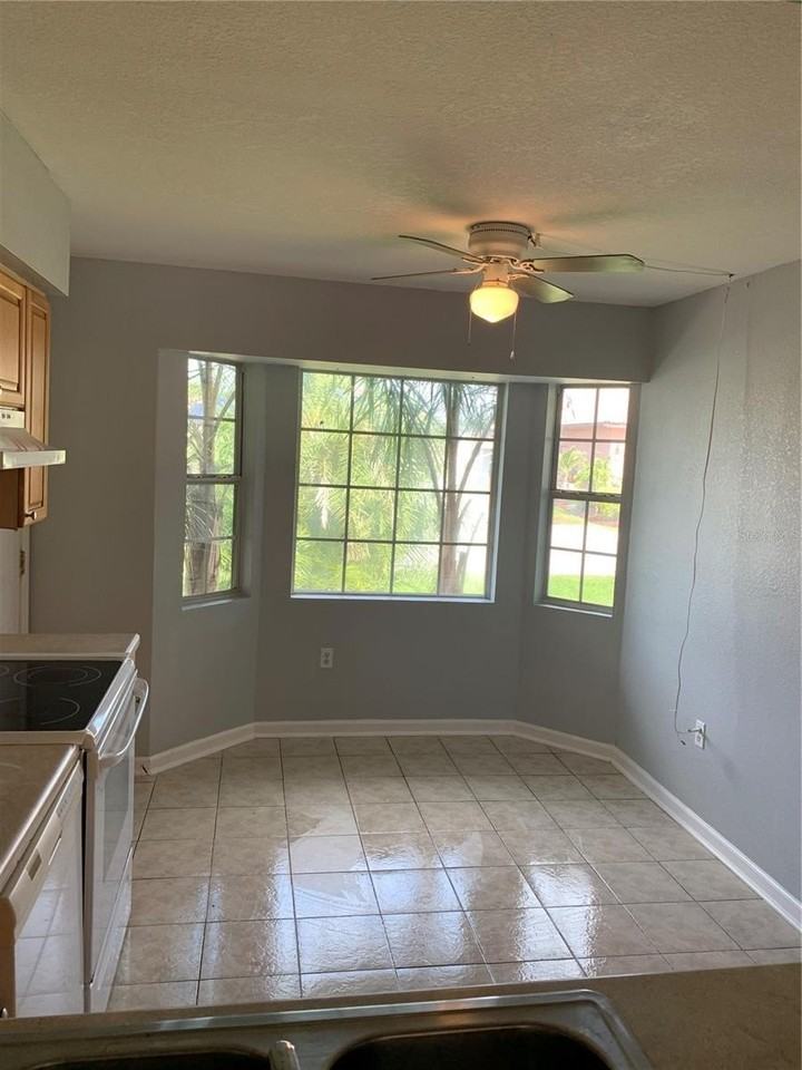 18703 Van Nuys Cir - Photo 5 of 37