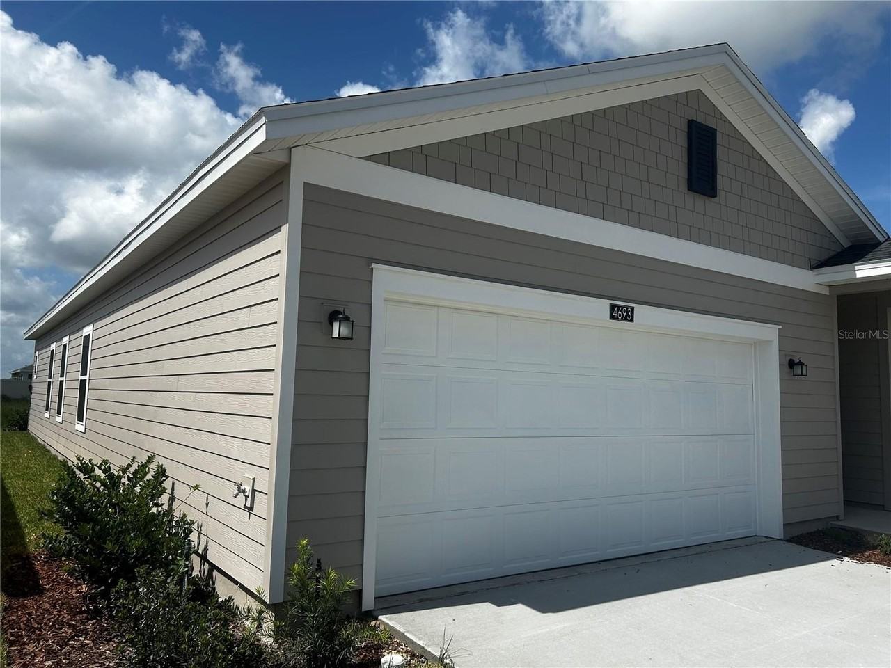 4693 Sw 83rd Loop - Photo 2 of 25