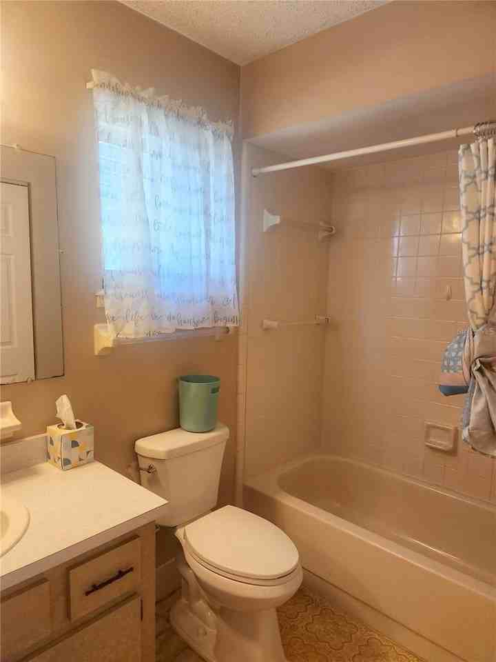 9075 Sw 104th Ln - Photo 5 of 11