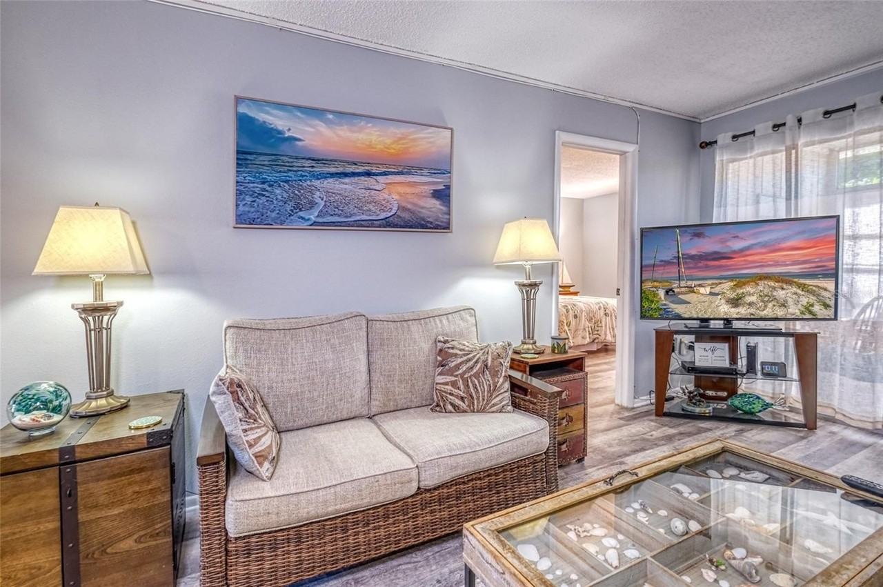 13714 Mission Oaks Boulevard #13714 - Photo 7 of 24