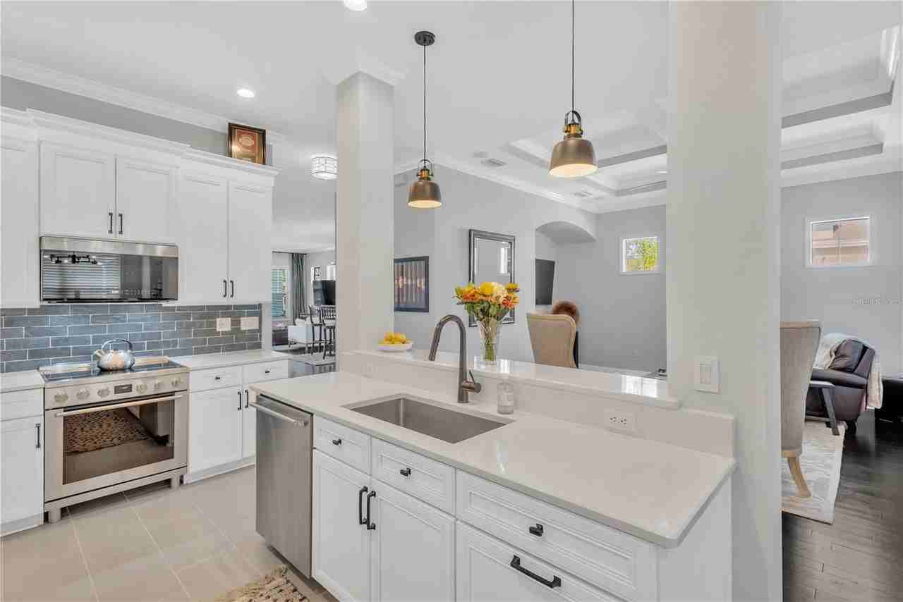 7202 Saint Patrick Street - Photo 2 of 41