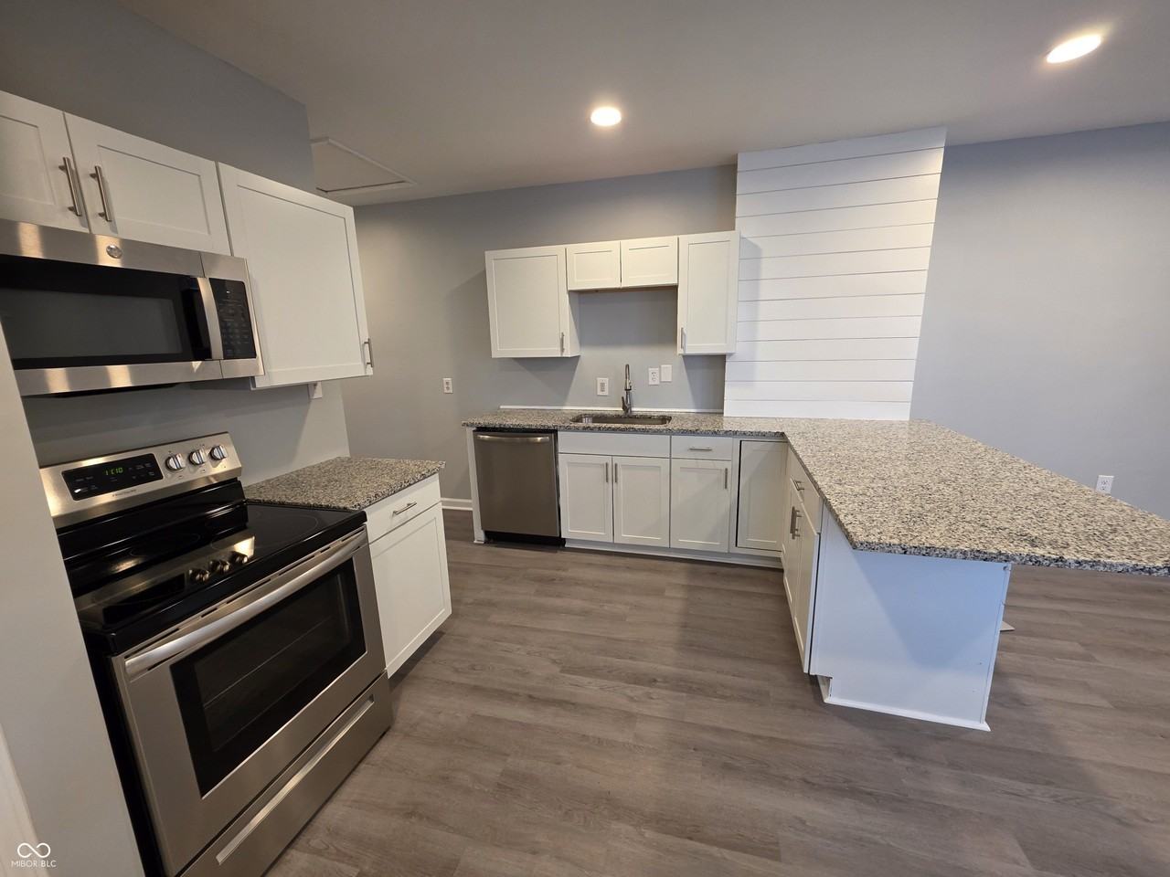 834 N Lasalle St - Photo 6 of 15