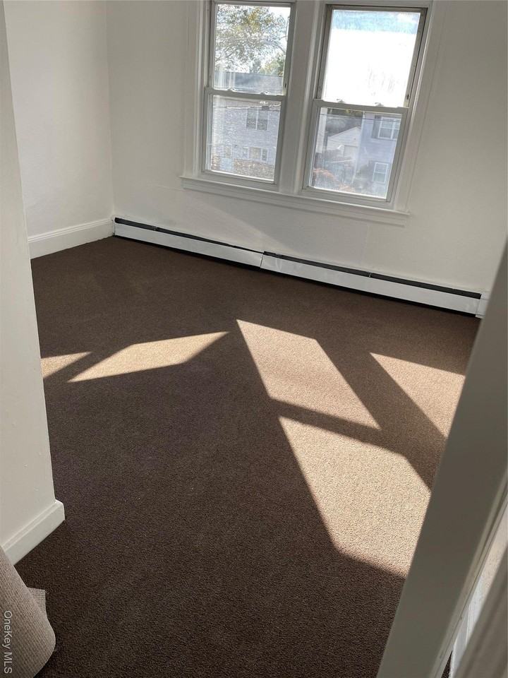 825 County Line Rd - Photo 3 of 4