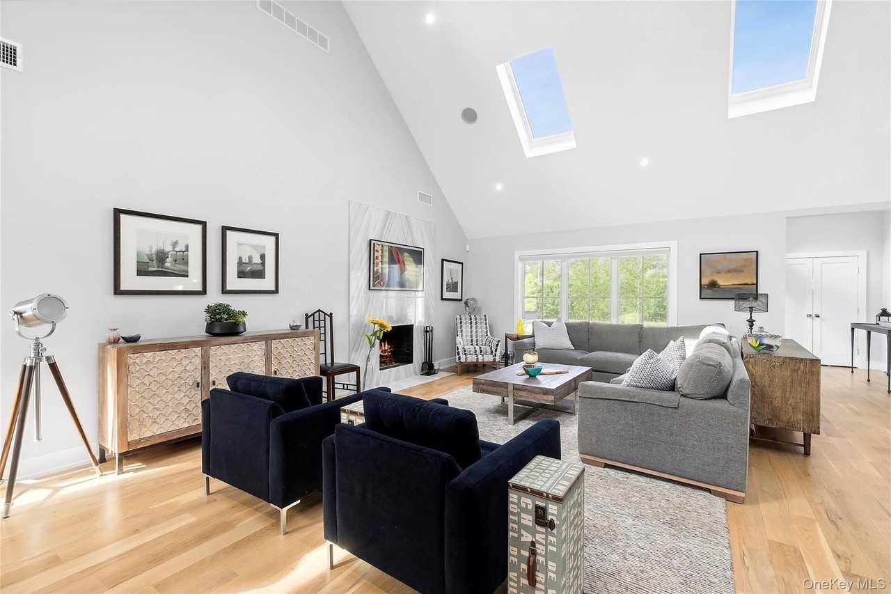 8 Shore Rd - Photo 6 of 21