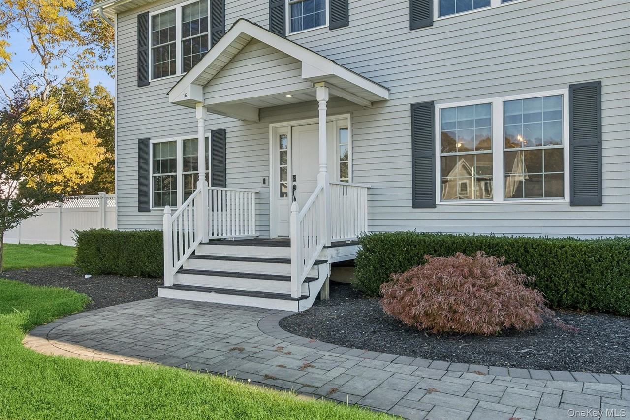 16 Mastro Ct - Photo 2 of 34