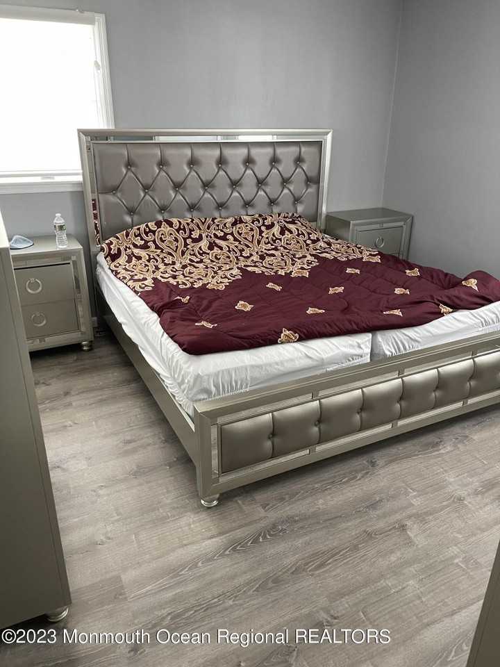 8 Dwight Dr - Photo 6 of 15