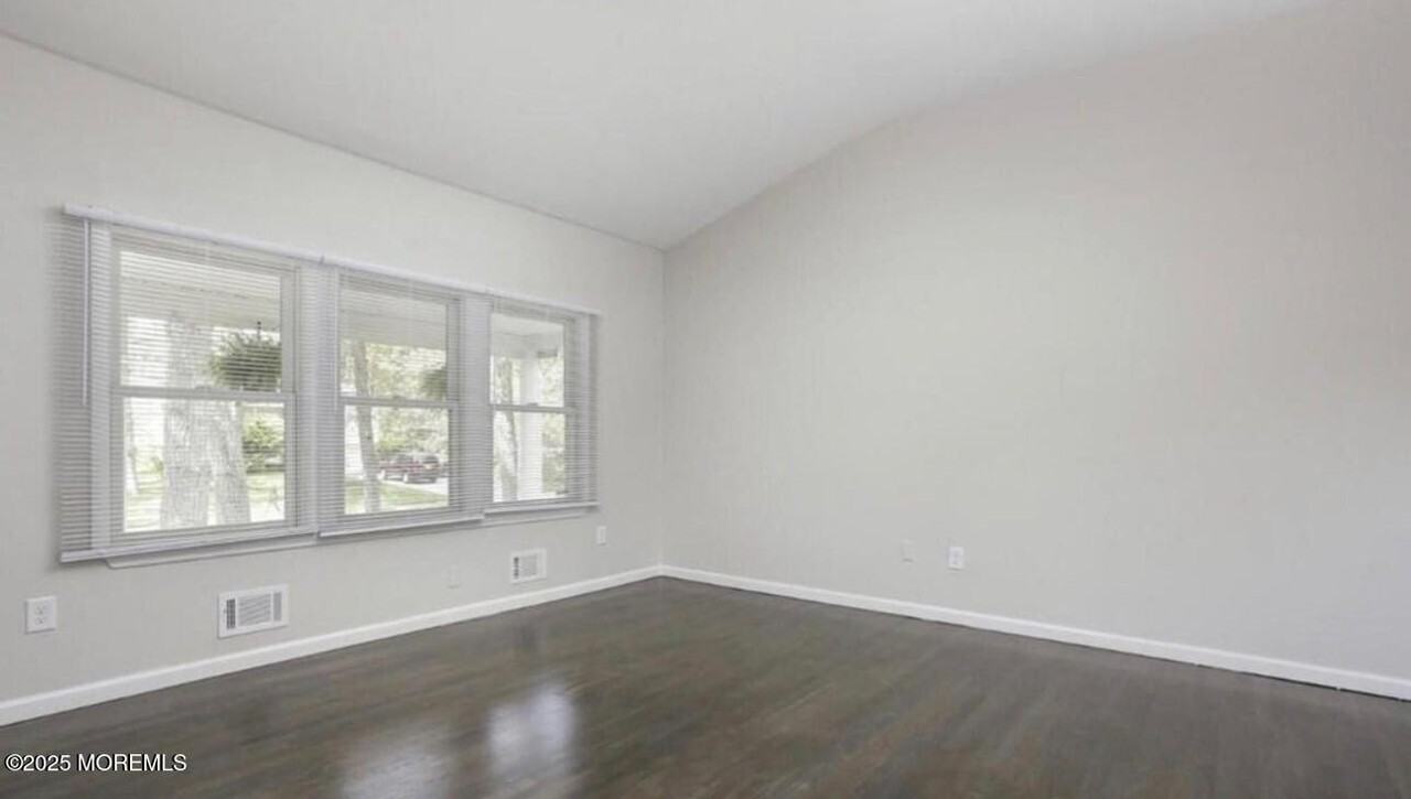 1015 Zircon Drive - Photo 7 of 27