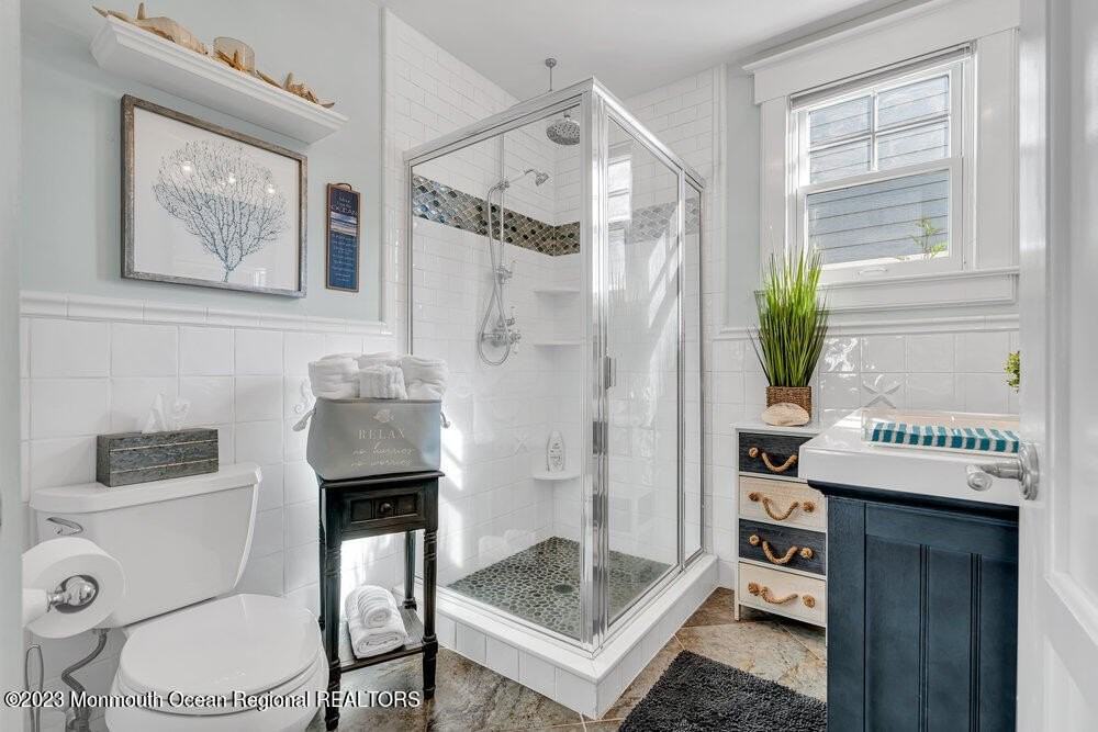 304 Atlantic Ave - Photo 7 of 20