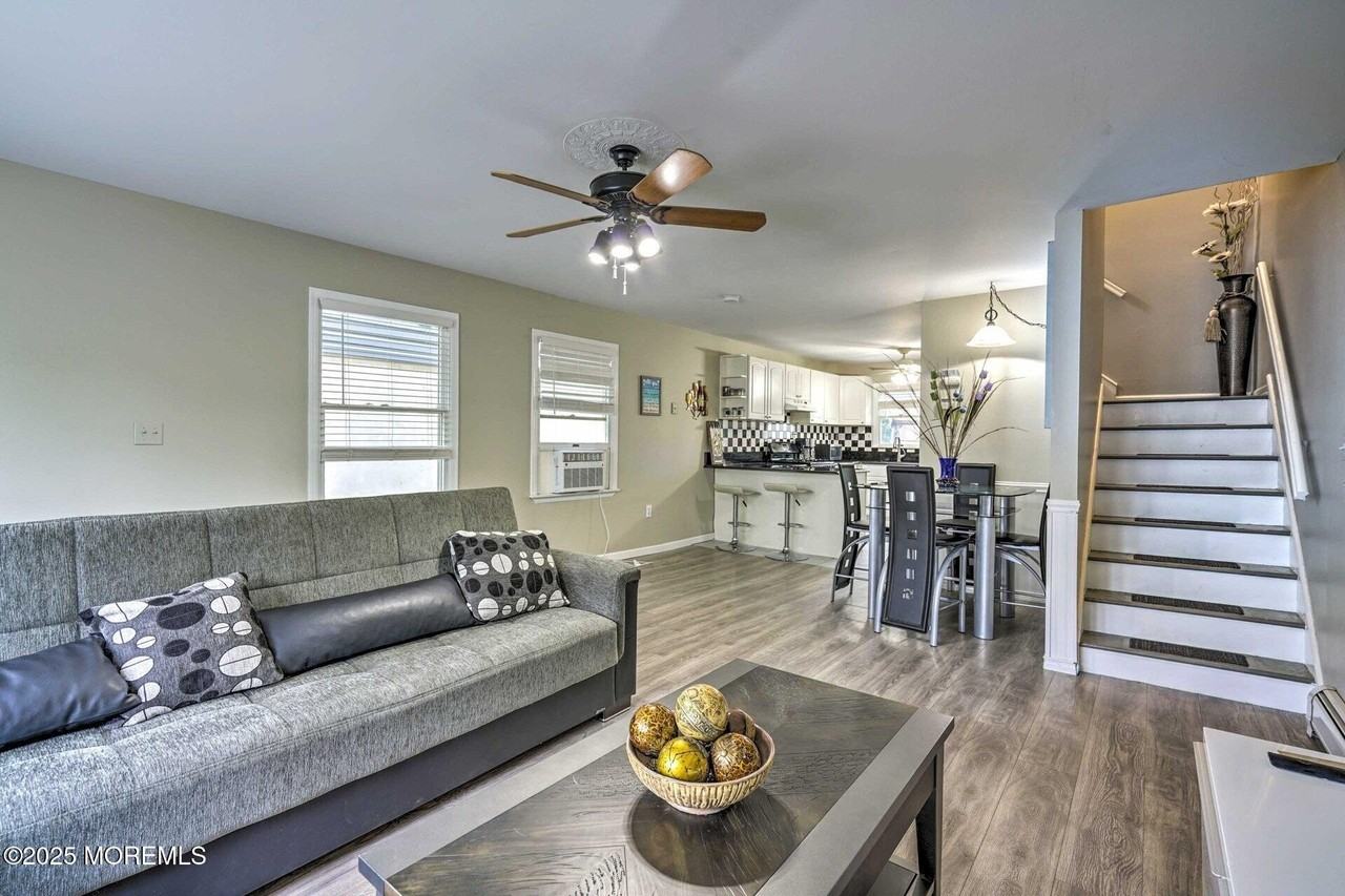 18 Waterview Pl - Photo 2 of 9