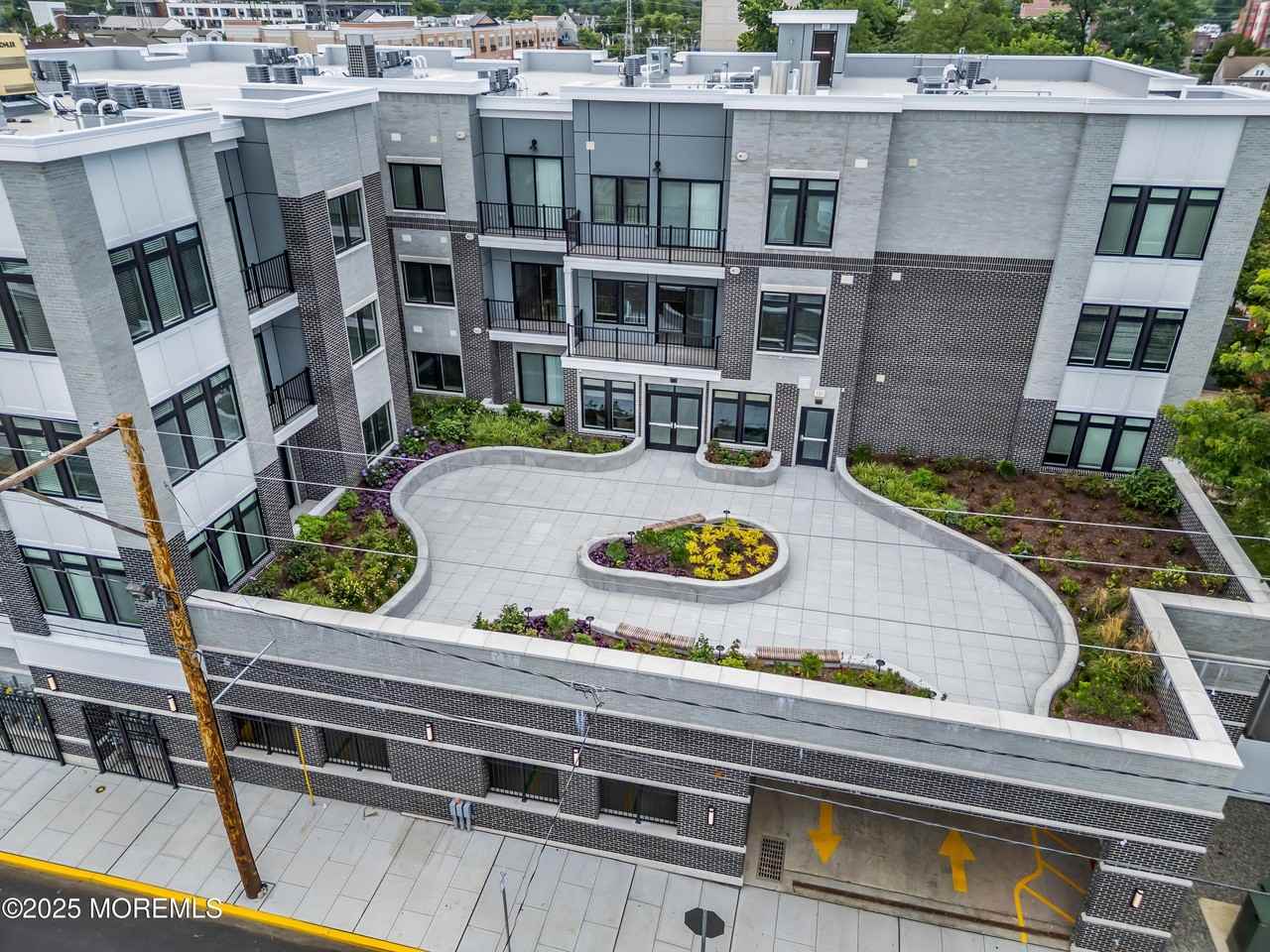 120 Monmouth Street unit: Autumn - 301 - Photo 2 of 37