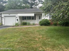 927 Edgebrook Dr N - Photo 1 of 1