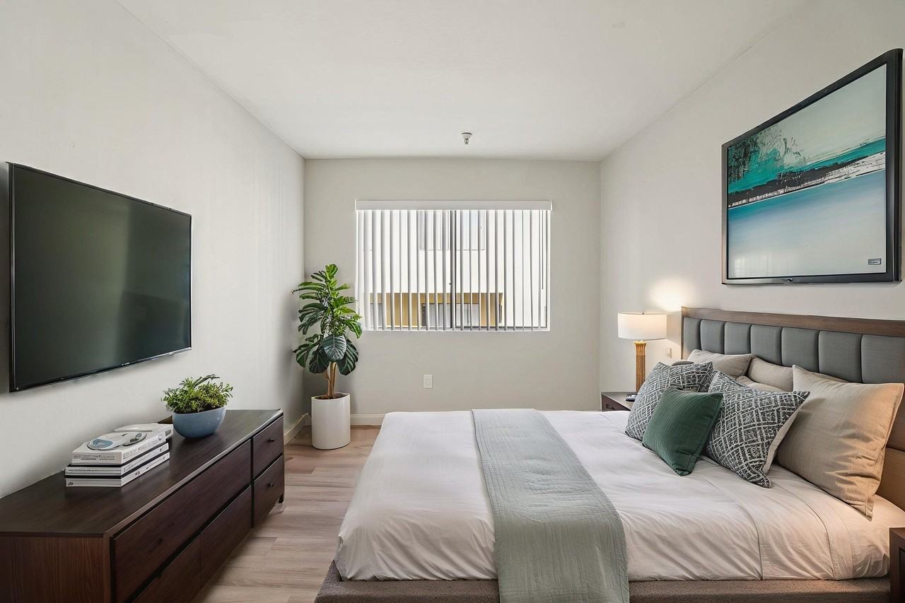 Chadron Apts - Photo 4 of 46