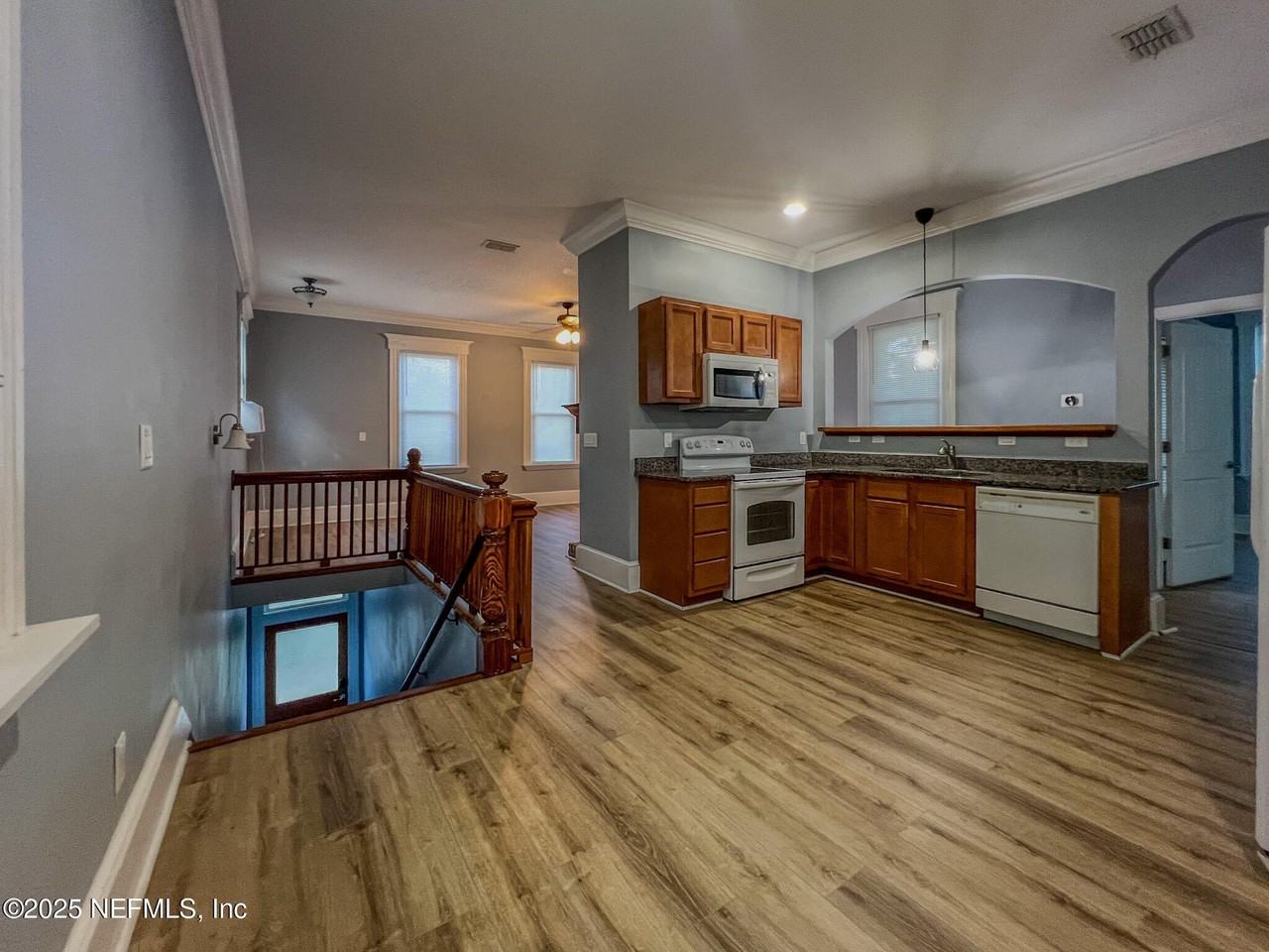 136 E 6th St - Photo 3 of 17