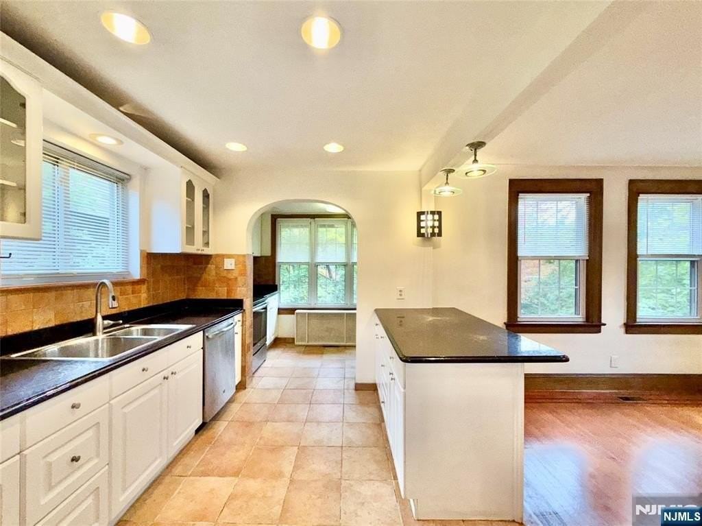 455 Hillside Ave - Photo 4 of 21