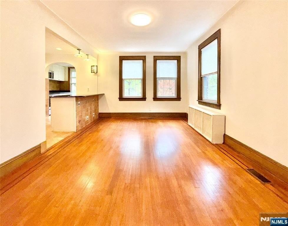 455 Hillside Ave - Photo 6 of 21