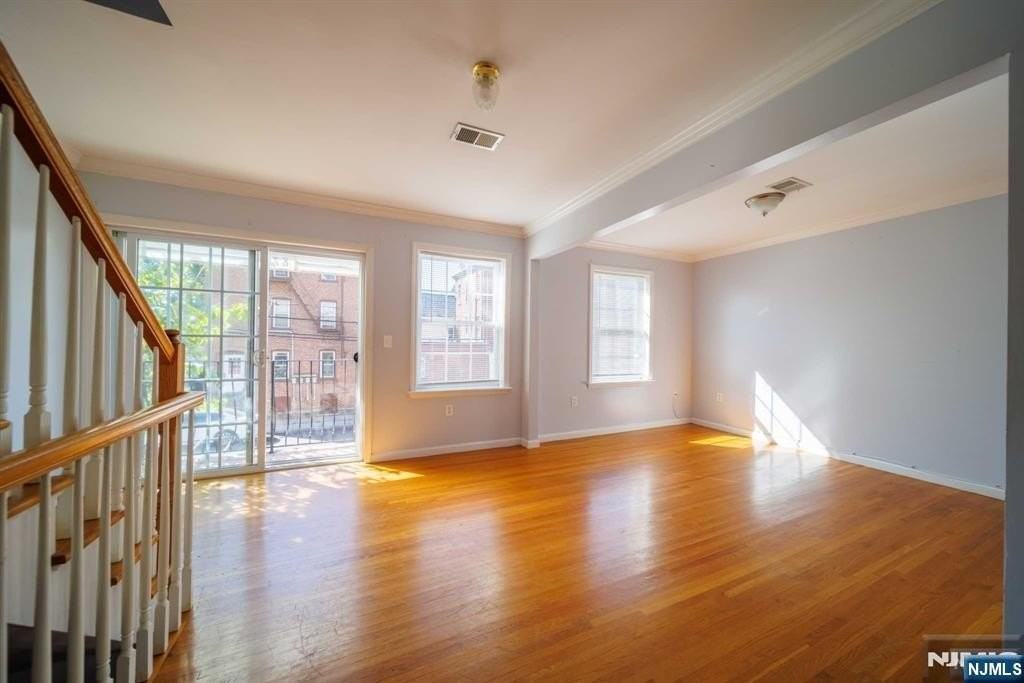 87 Pine St ## 89 - Photo 3 of 15