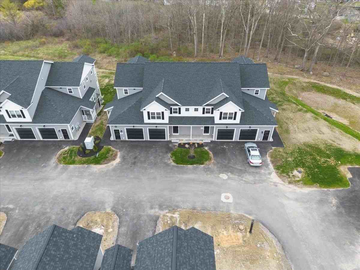 26 Regency Cir Unit 3 - Photo 2 of 33