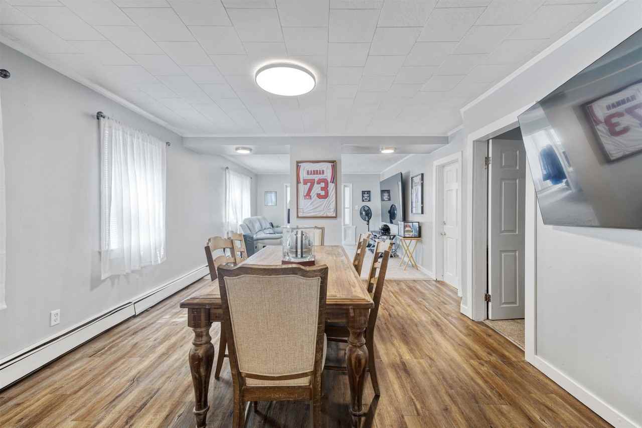 429 Cartier St - Photo 5 of 20