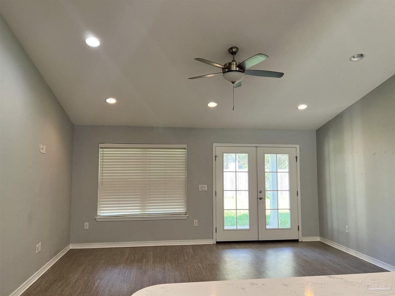 5335 Broad St - Photo 7 of 24