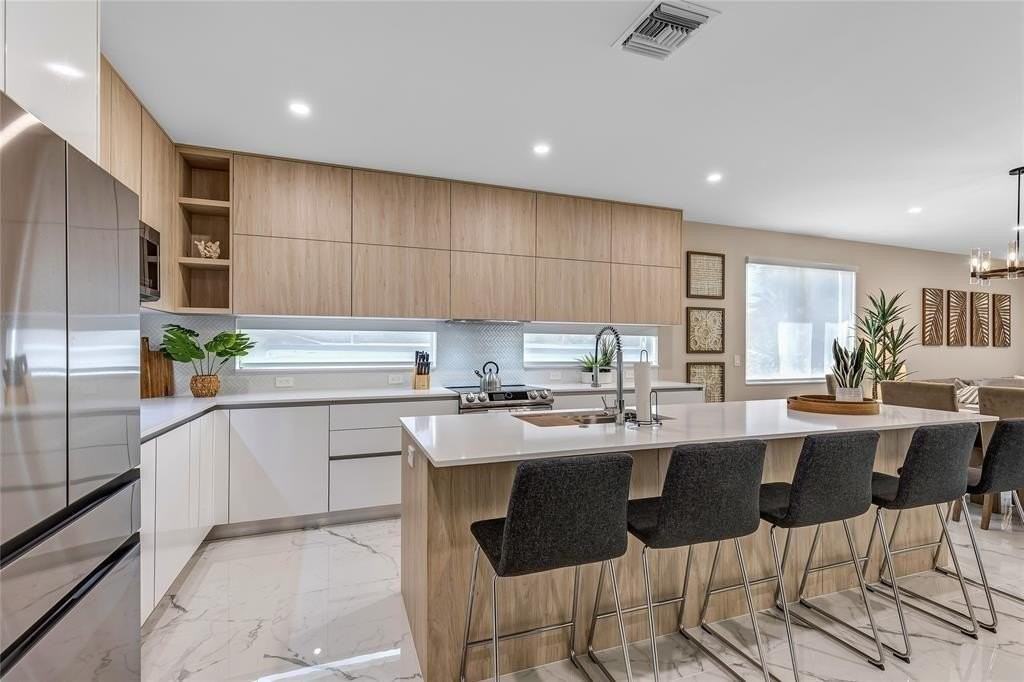 811 Sw 10th Ter - Photo 6 of 35