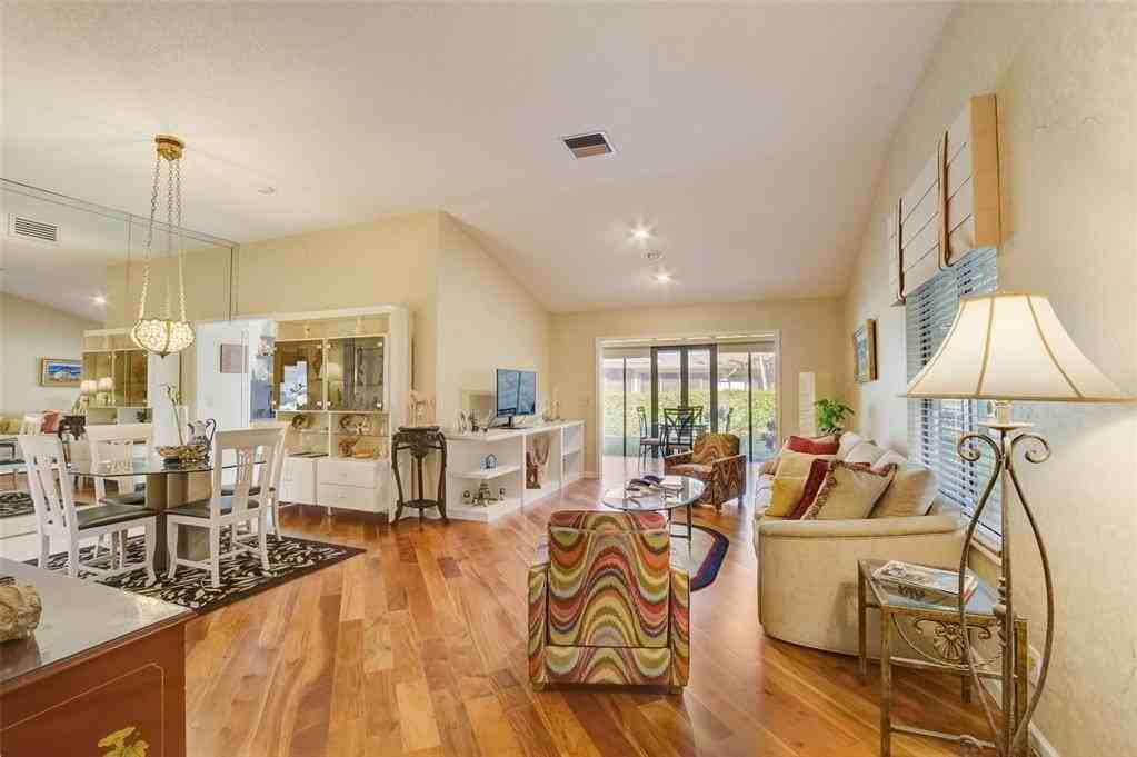 5051 Pine Dr - Photo 4 of 40