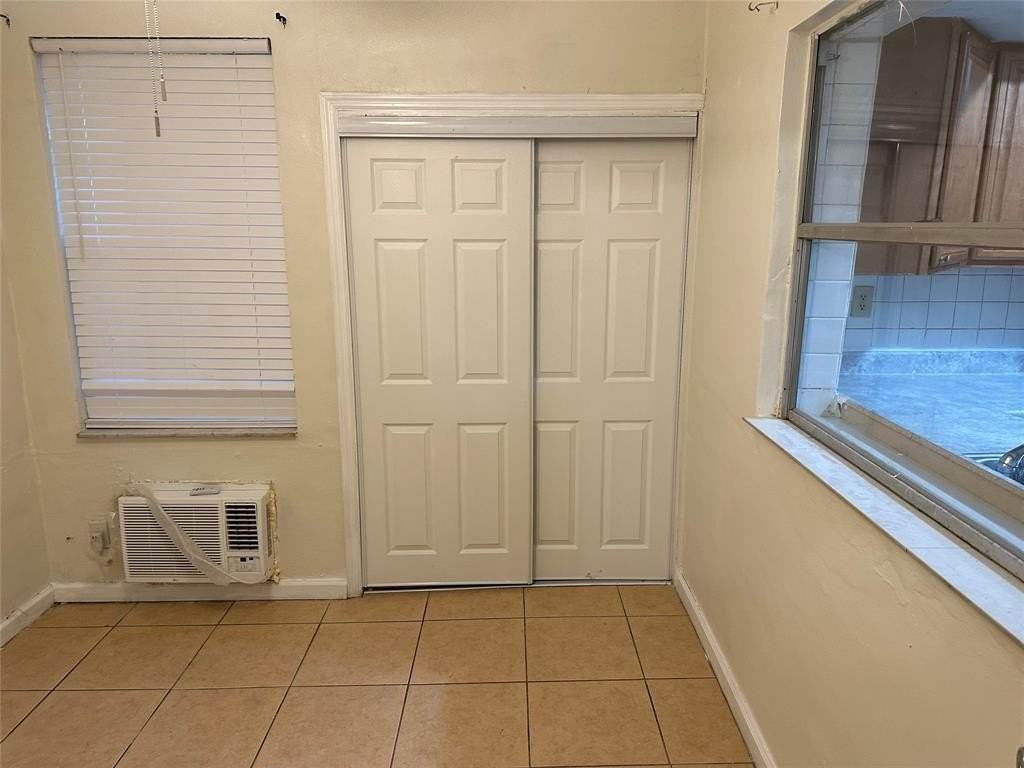 3513 Nw 33rd St - Photo 7 of 10