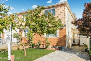 453 Dongan Hills Ave - Photo 1 of 1