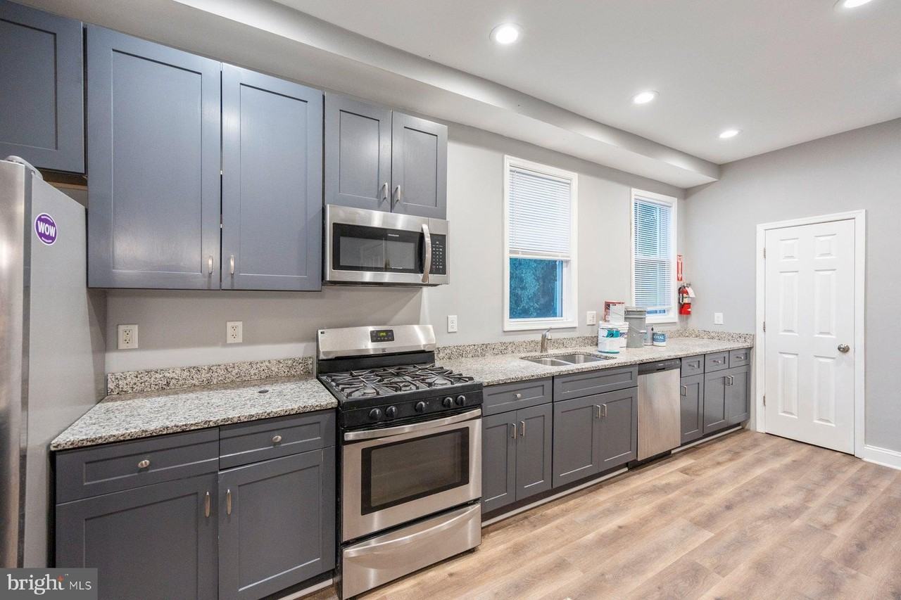 2909 Echodale Ave - Photo 4 of 26