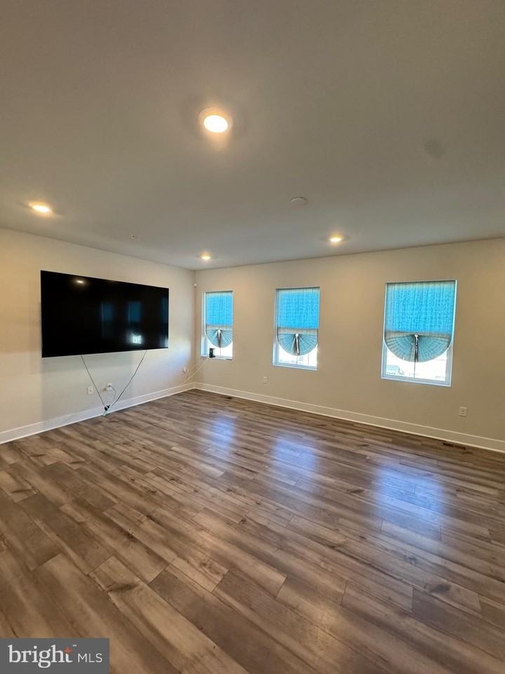 4151 Skipton Pl - Photo 7 of 20