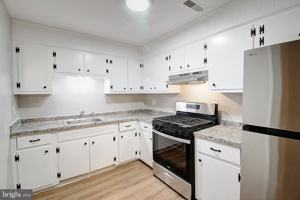 featured image of 1599 N East St