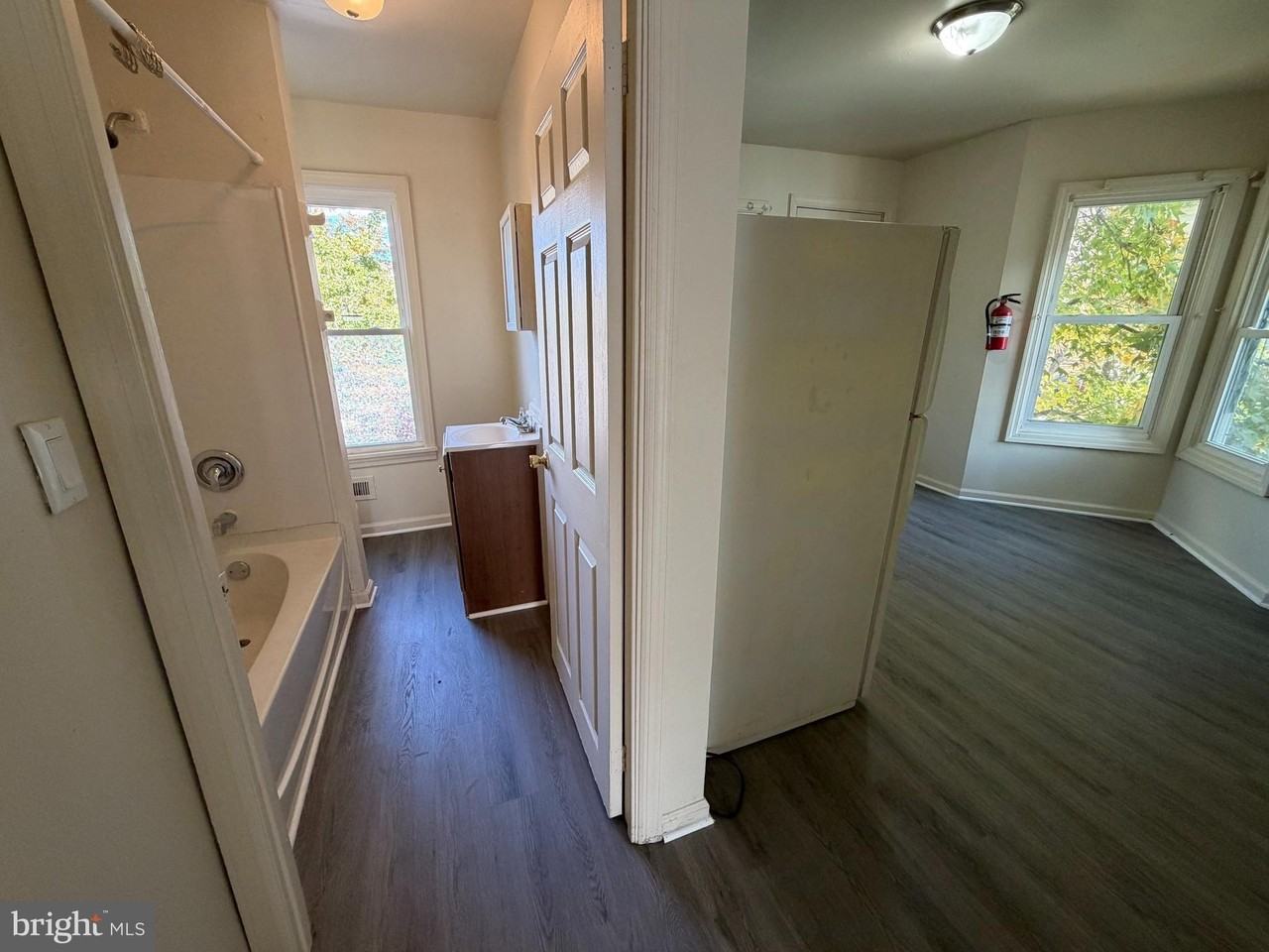 110 W Main St Unit B #B - Photo 5 of 15