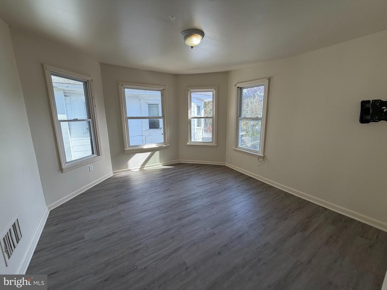 110 W Main St Unit B #B - Photo 7 of 15