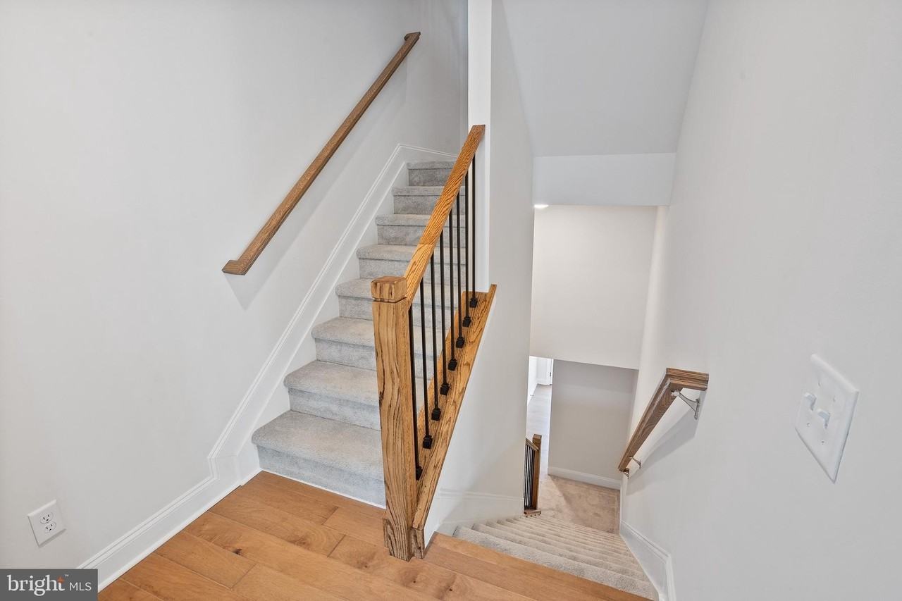 715 Parker Boulevard - Photo 4 of 35