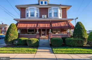 featured image of 910 E Bellevue Ave Apt 1 #1EAST