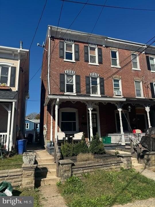 405 Walnut St - Photo 2 of 26