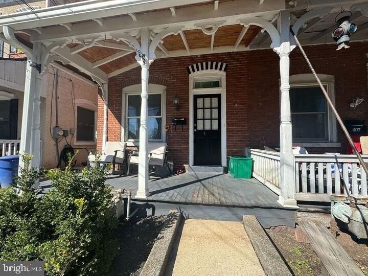 405 Walnut St - Photo 3 of 26