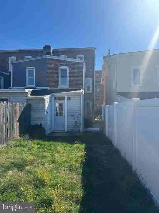 405 Walnut St - Photo 5 of 26