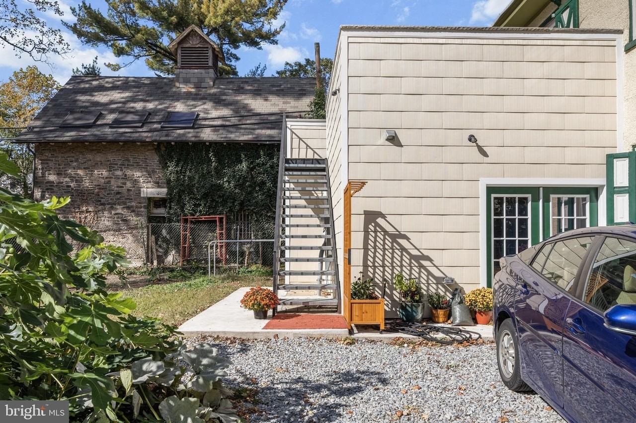 131 West Walnut Lane #2 - Photo 4 of 26