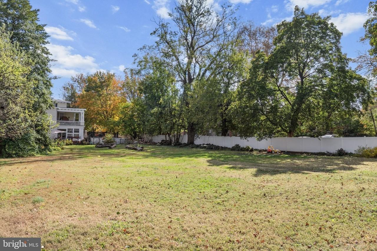 131 West Walnut Lane #2 - Photo 6 of 26