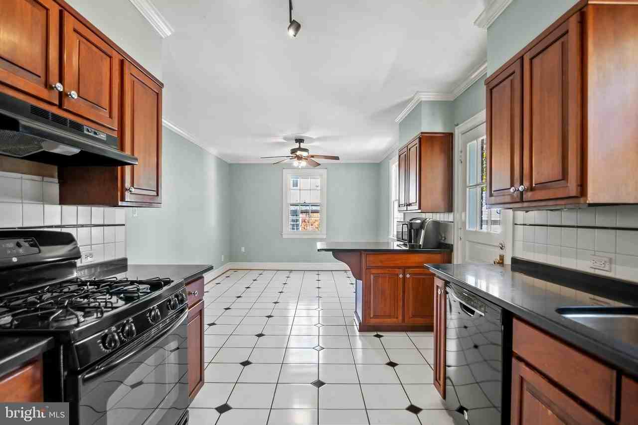 4739 16th St N - Photo 3 of 21