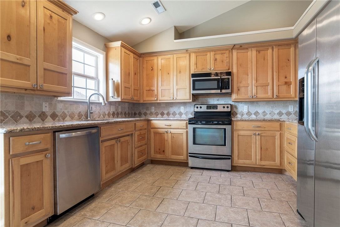 403 Cherry St - Photo 7 of 22