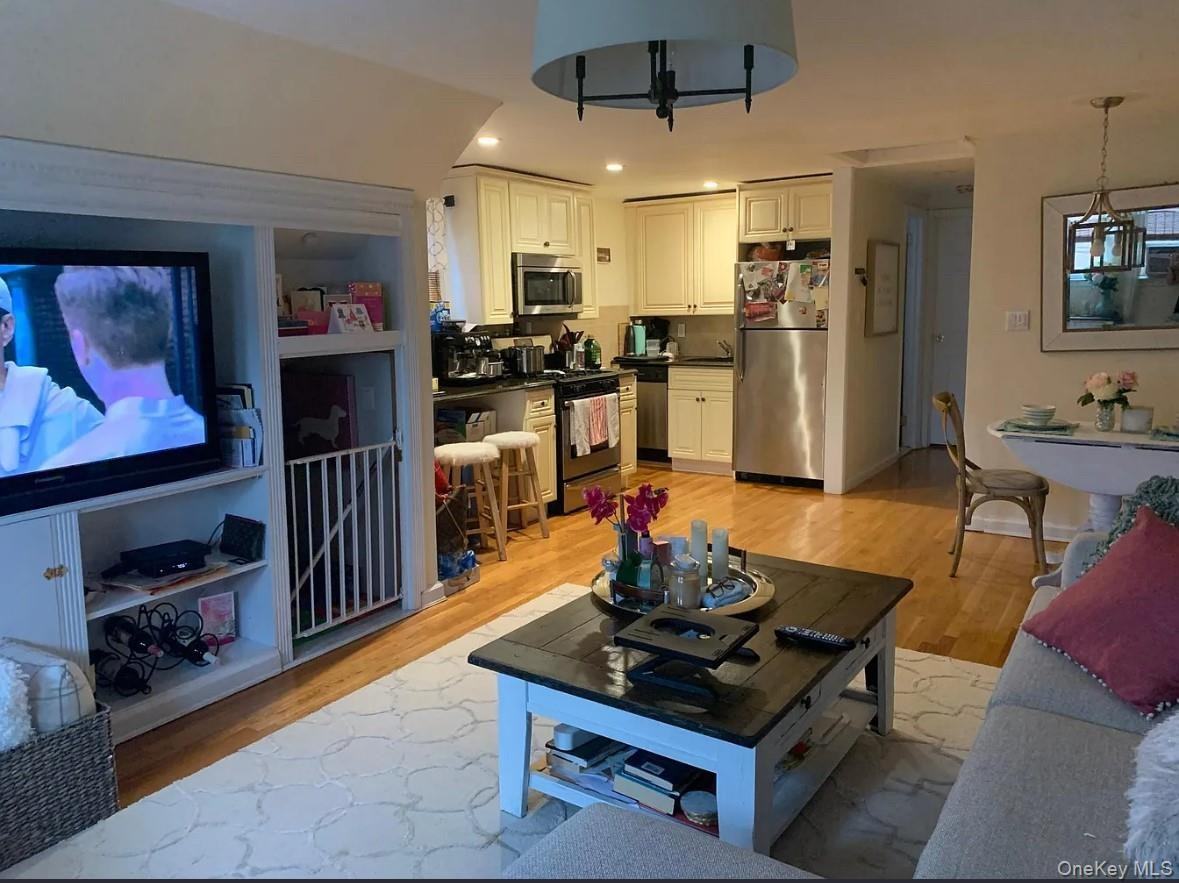 509 Neptune Blvd - Photo 3 of 4