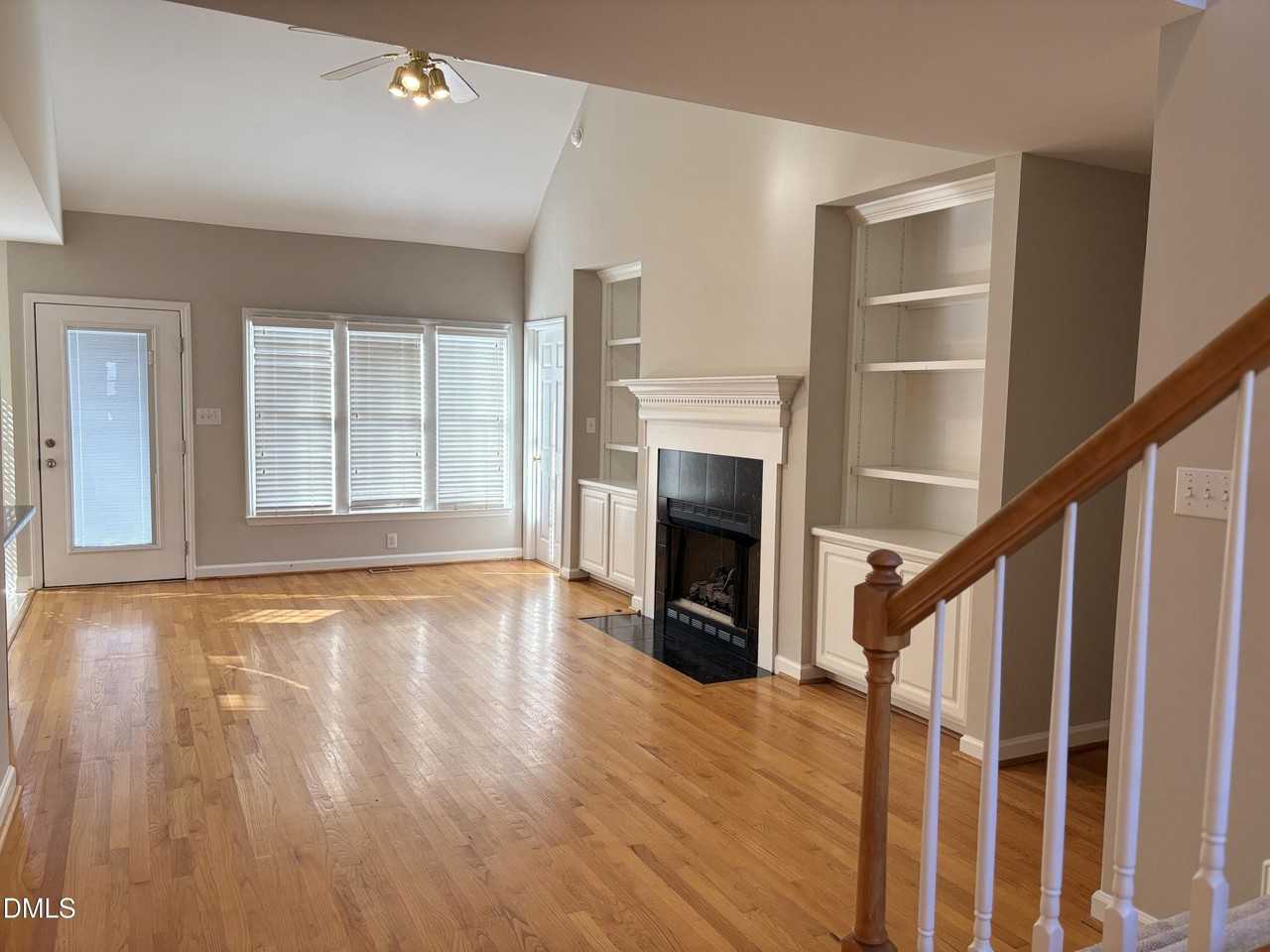 820 Siena Dr - Photo 2 of 35