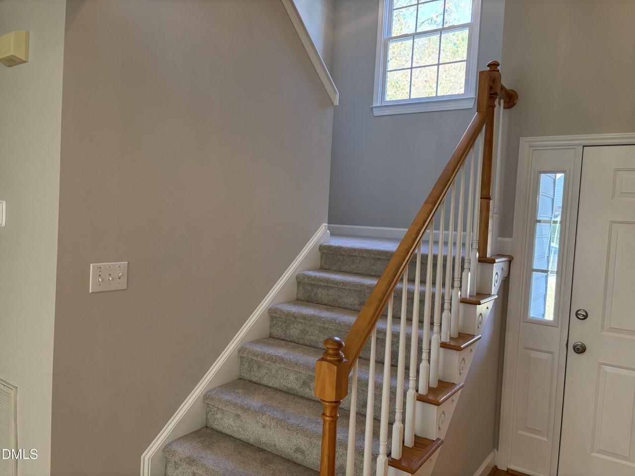 820 Siena Dr - Photo 4 of 35