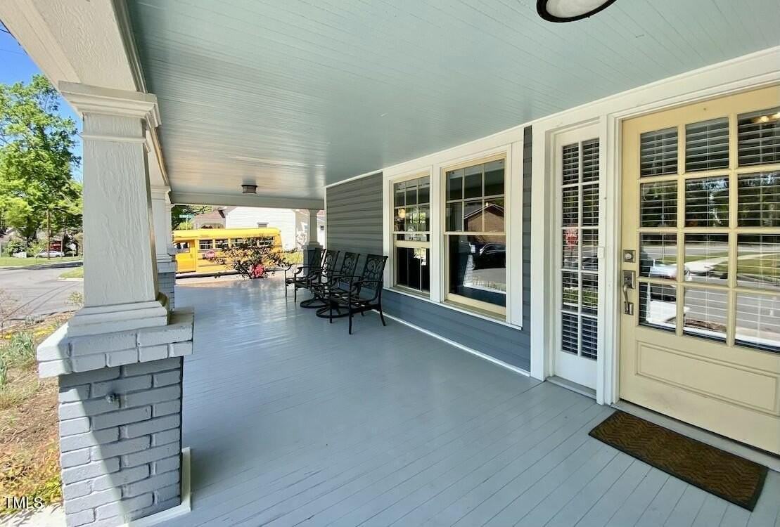 101 S Briggs Ave - Photo 2 of 43