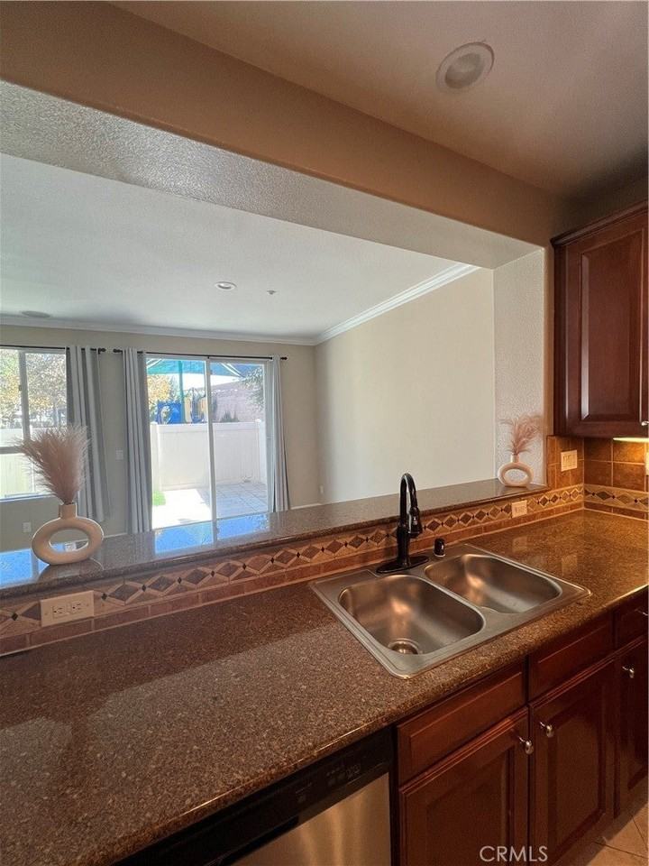 7161 East Ave - Photo 6 of 18