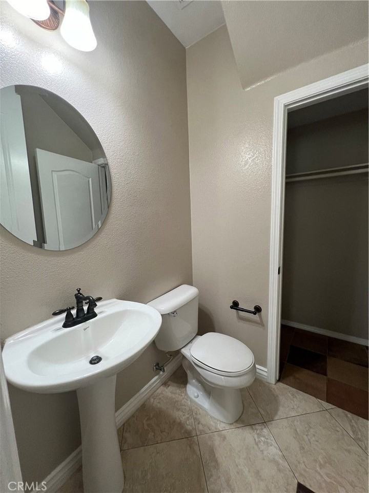 7161 East Ave - Photo 7 of 18