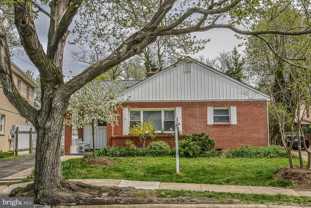 305 S Fenwick St - Photo 1 of 1